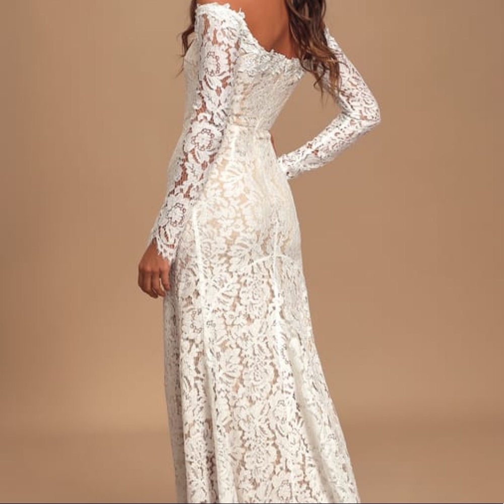 Wedding dress size M lace overlay off the shoulder